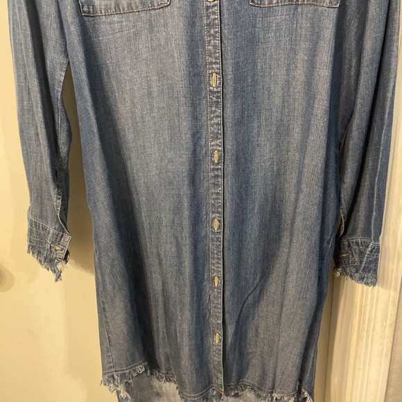 Chelsea & Theodore - Picture 2 of 8